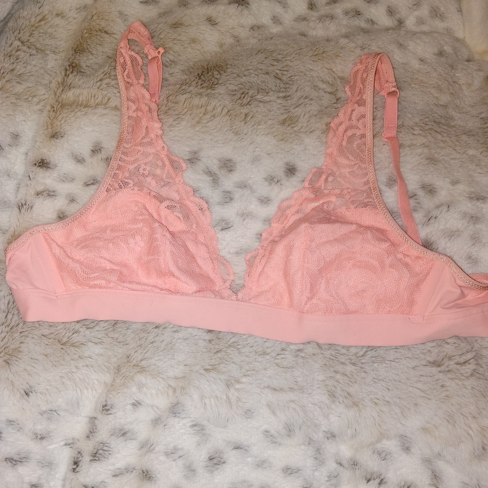 PINK Victoria's Secret Light Pink Lace Bralette